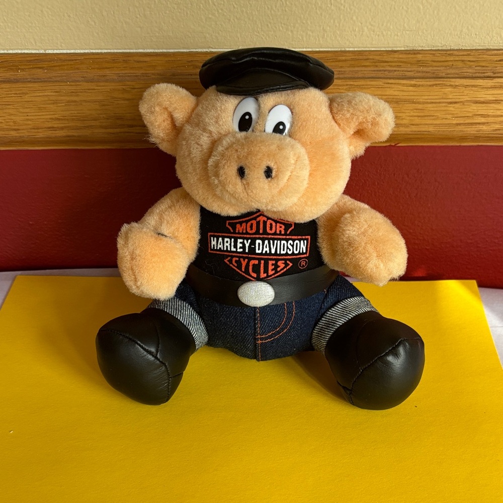Harley-Davidson Motorcycle Plush Pig  Hog Biker small 7”. Ready to ride!